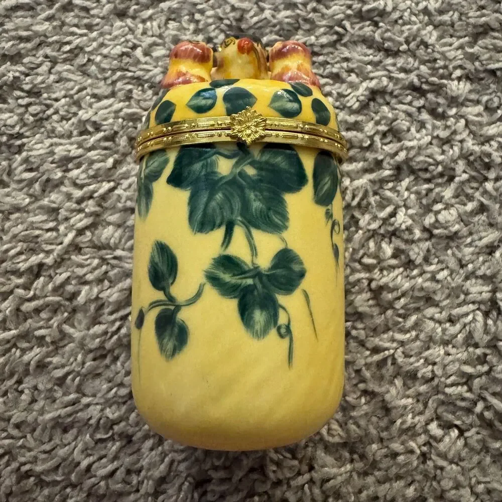 VTG Bombay Company Porcelain Hinged Trinket Box Candle Mother Baby Birds Gold